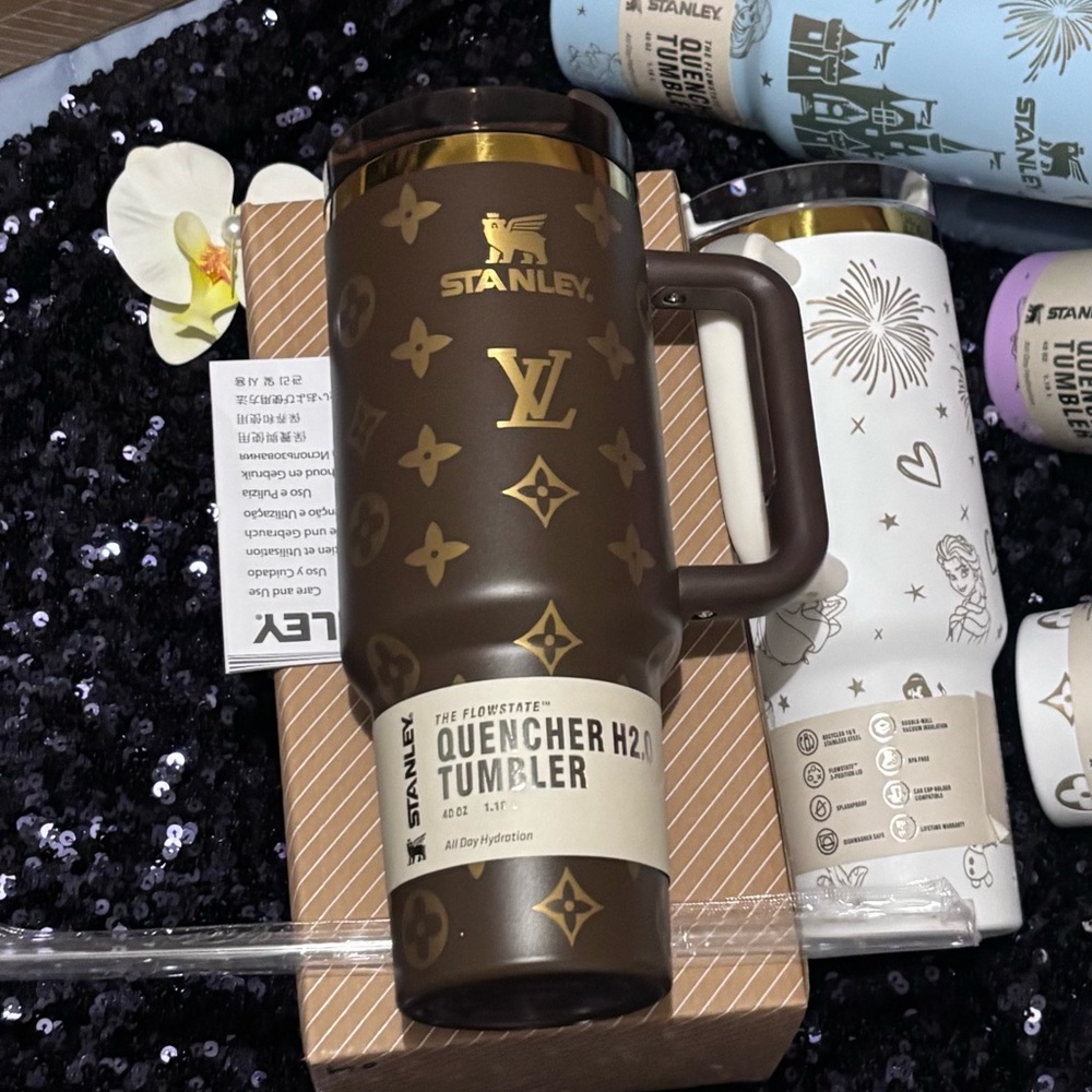 😃Back in stock!😃Stanley Luxury Brown Tumbler - Picture 5 of 6